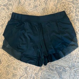 Lululemon Athletica shorts, size 6, Dark teal